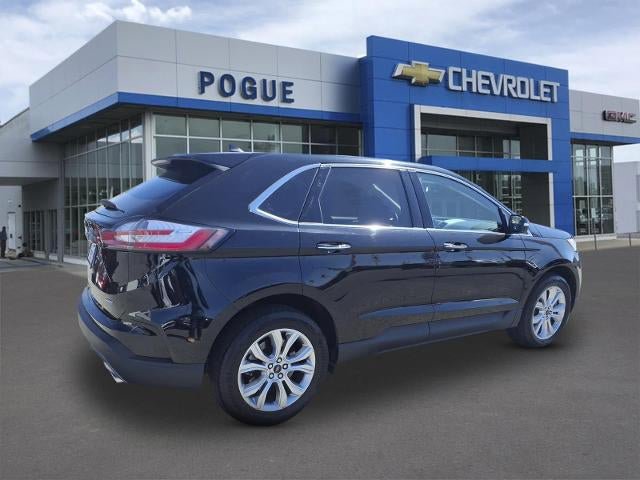 Used 2024 Ford Edge Titanium image 2