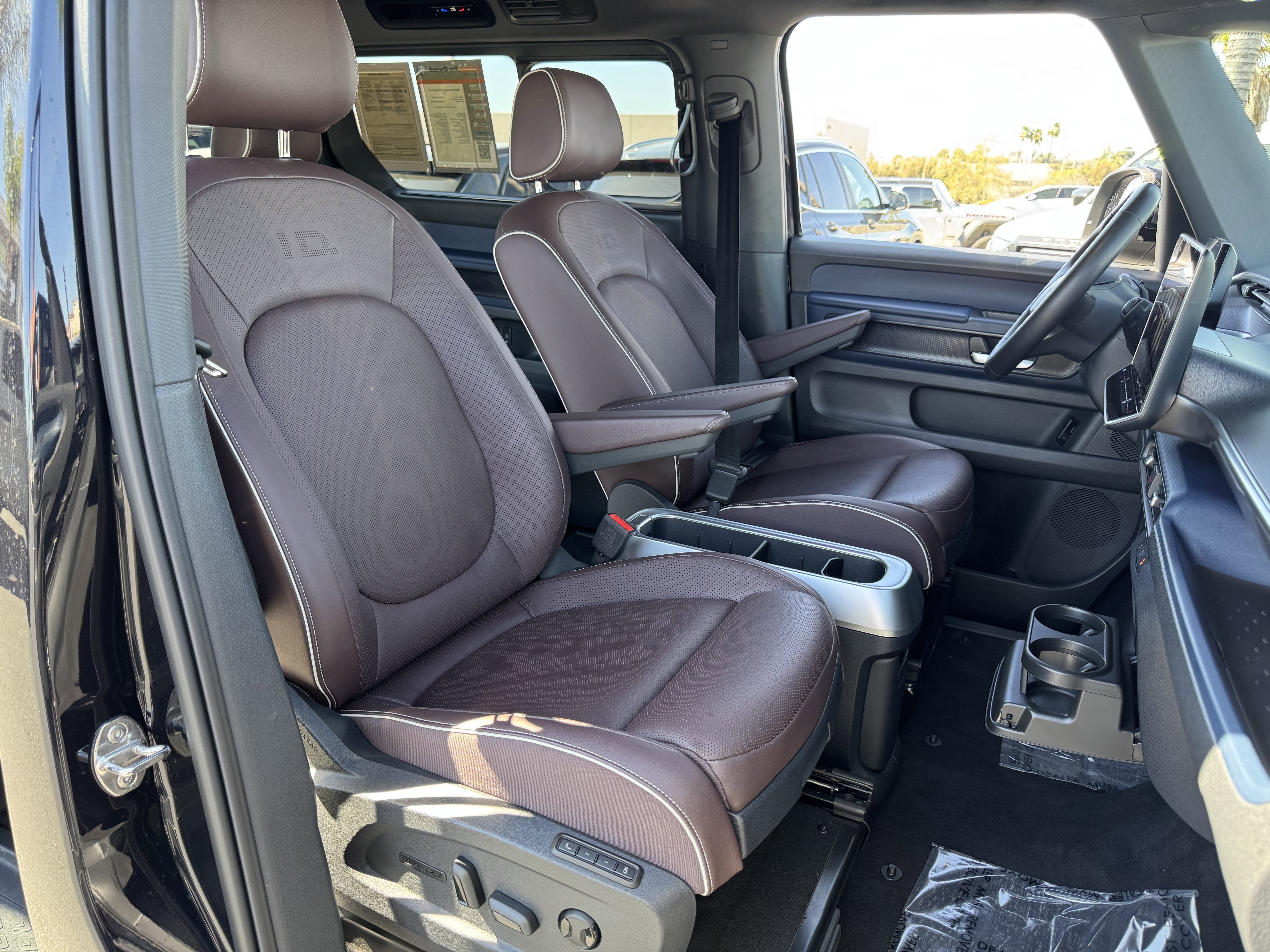 Used 2025 Volkswagen ID. Buzz Pro S image 38