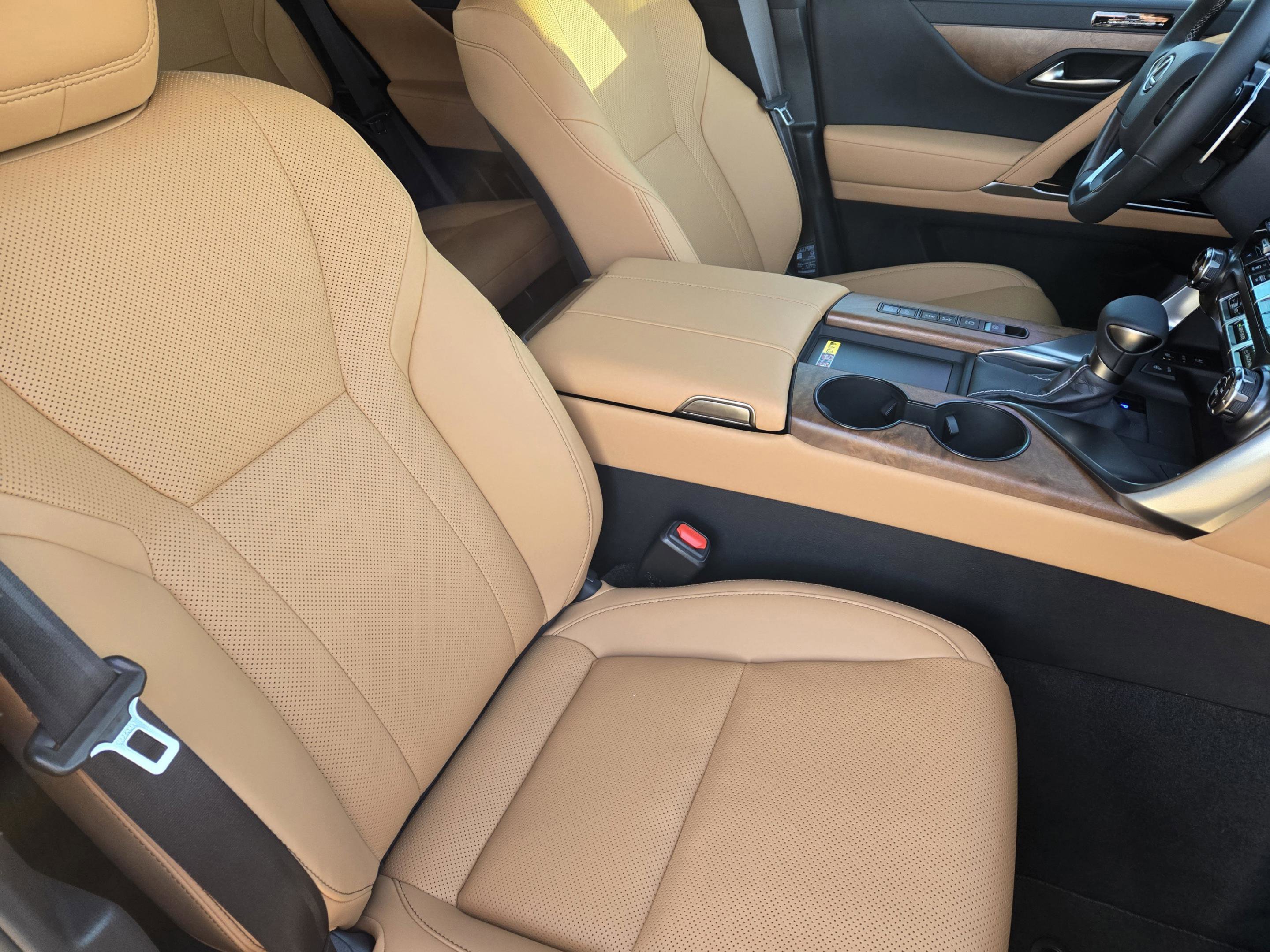 New 2026 Lexus LX 600 4WD w/ Luxury Package image 9