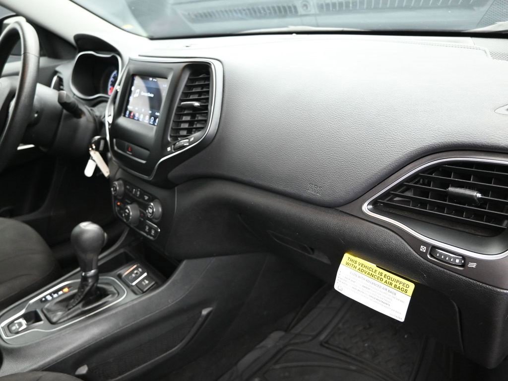 Used 2019 Jeep Cherokee Latitude w/ Popular Appearance Group image 24