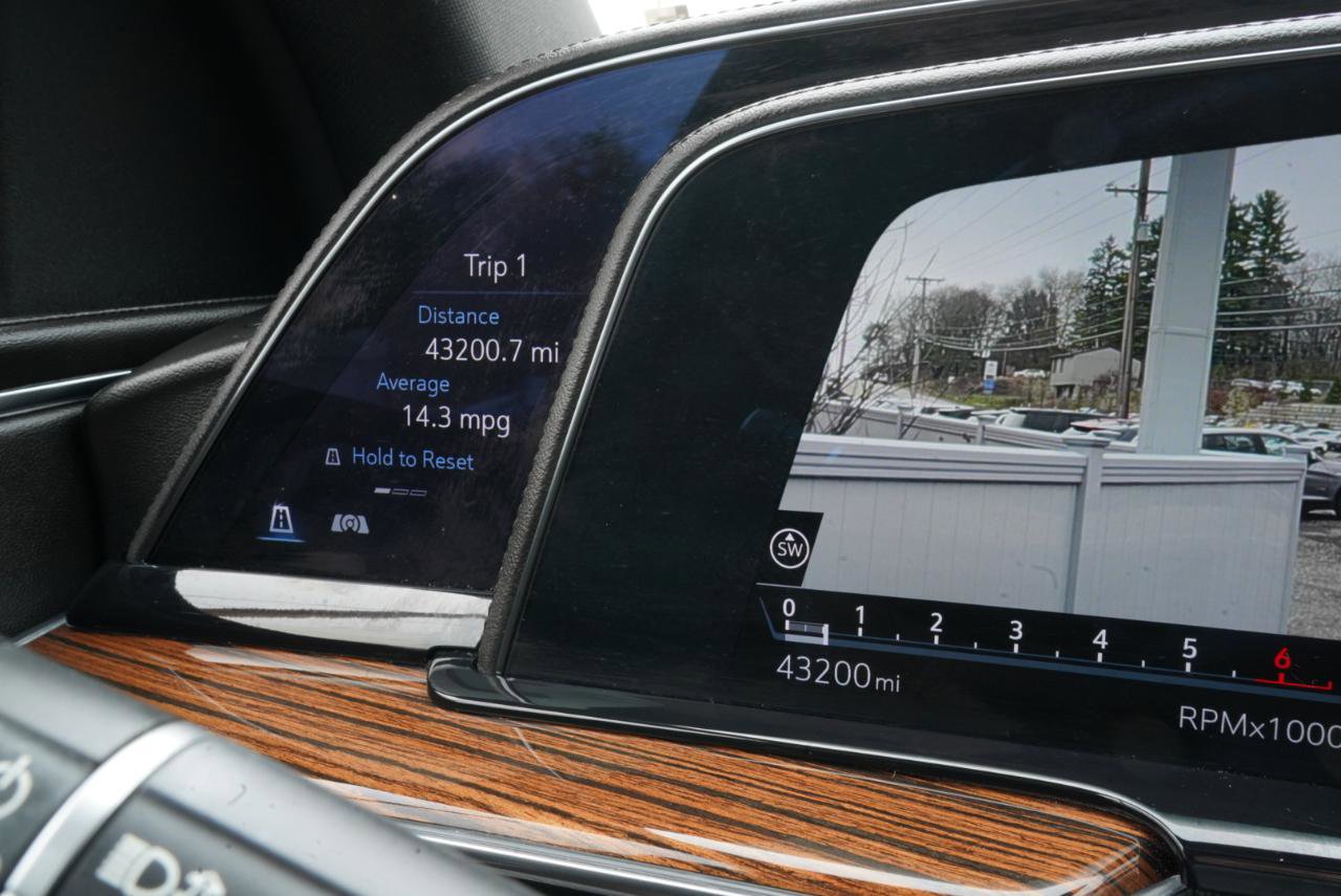 Used 2022 Cadillac Escalade Luxury image 30