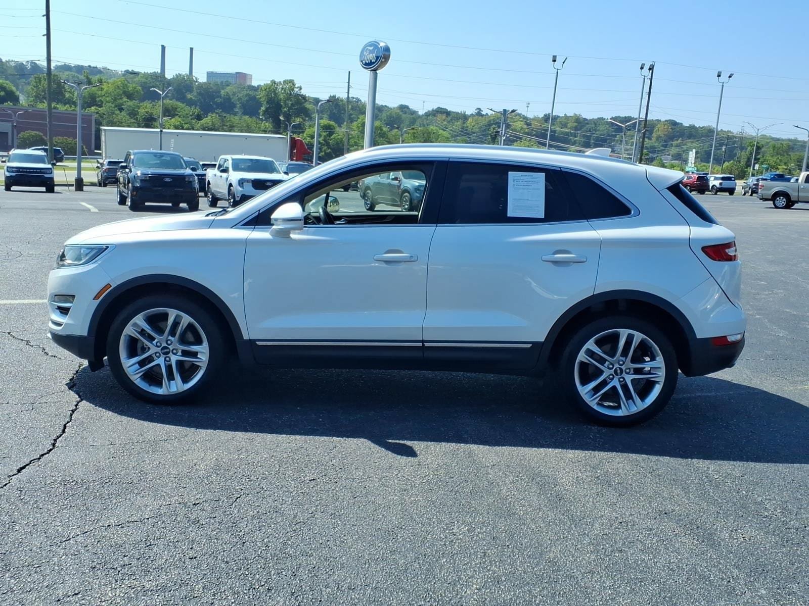 Used 2017 Lincoln MKC Reserve w/ Lincoln MKC Climate Package AWD/4WD image 5