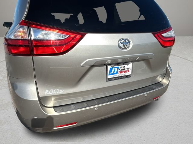 Used 2015 Toyota Sienna XLE w/ XLE Navigation Package image 26