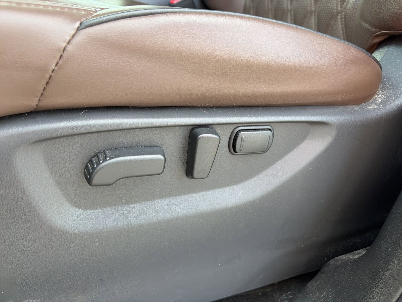 Used 2023 Nissan Armada Platinum w/ Captain's Chairs Package image 15