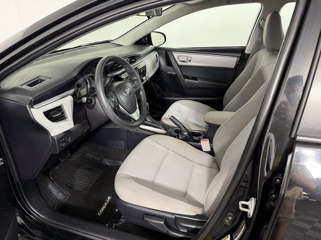 Used 2016 Toyota Corolla LE FWD image 16