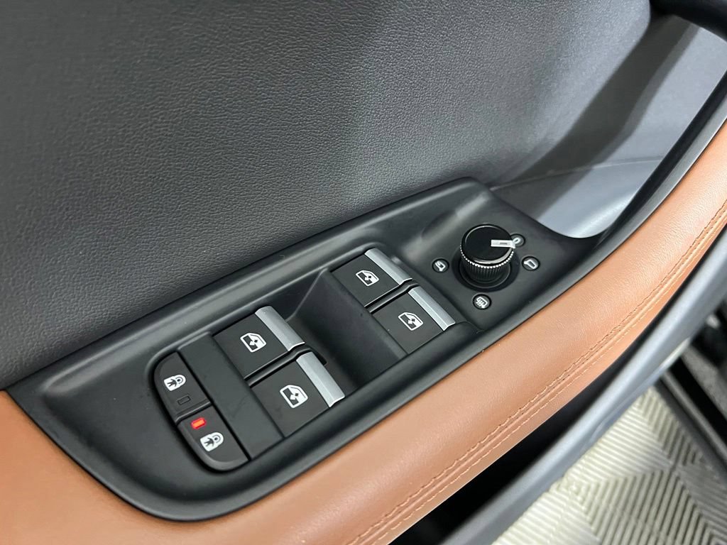 Used 2022 Audi Q8 Prestige AWD/4WD image 18
