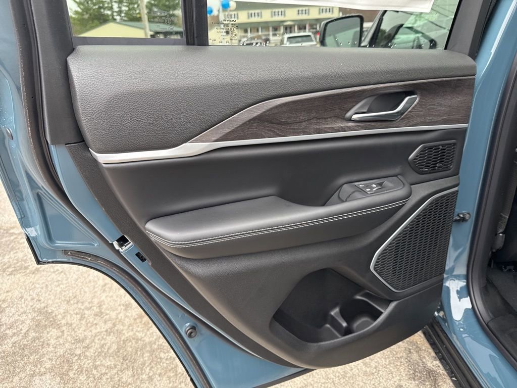 New 2026 Jeep Grand Cherokee Limited AWD/4WD image 26