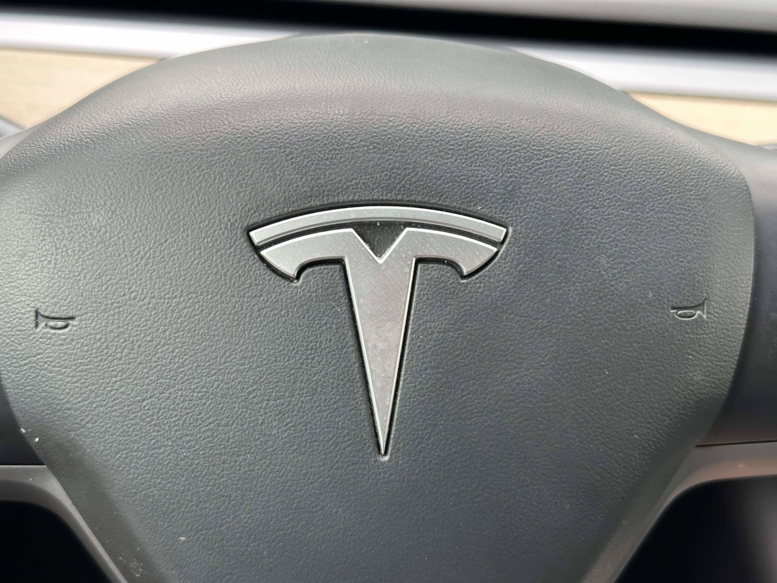 Used 2021 Tesla Model Y Long Range AWD/4WD image 21