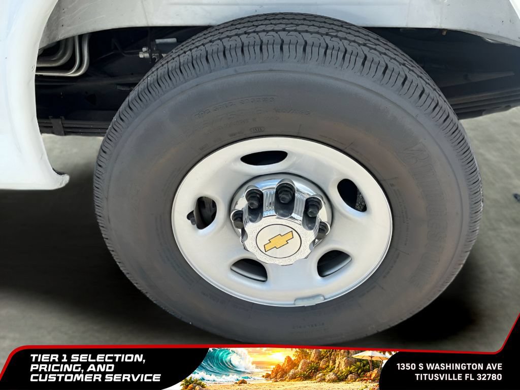 Used 2025 Chevrolet Express 3500 LT w/ LT Preferred Equipment Group RWD image 39
