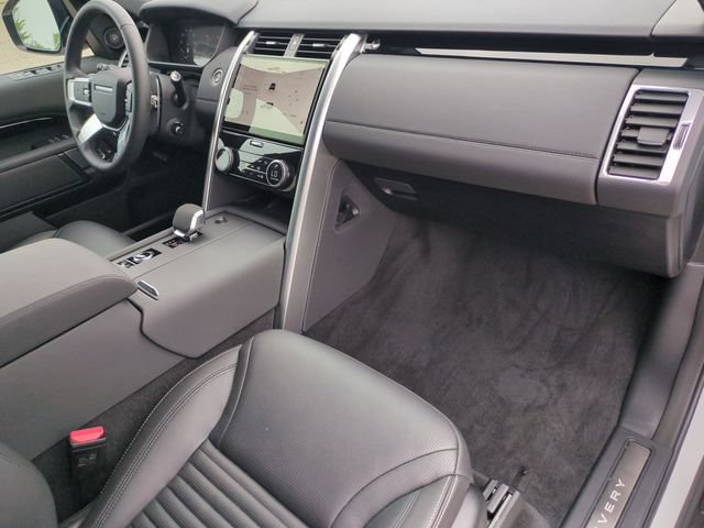 Used 2026 Land Rover Discovery S AWD/4WD image 19