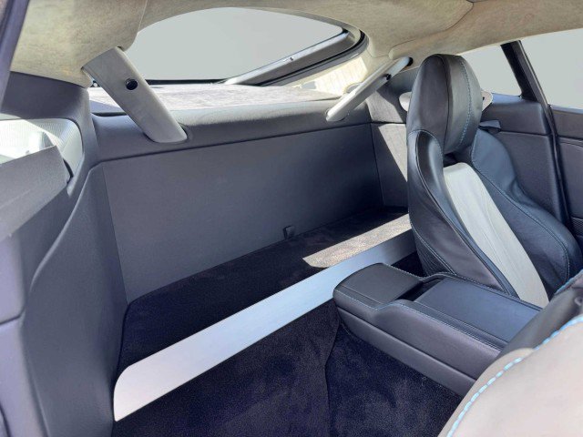 Used 2011 Aston Martin V12 Vantage Coupe image 45