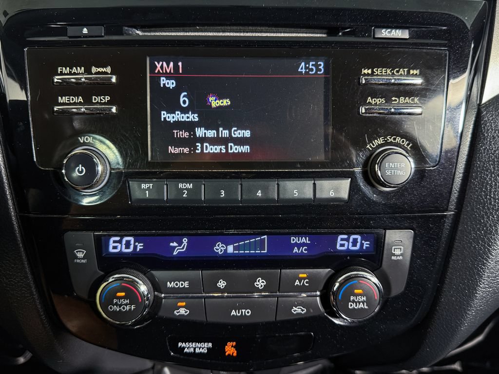 Used 2015 Nissan Rogue SV FWD image 14