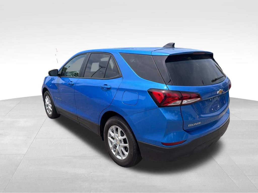 Used 2024 Chevrolet Equinox LS w/ LS Convenience Package FWD image 8