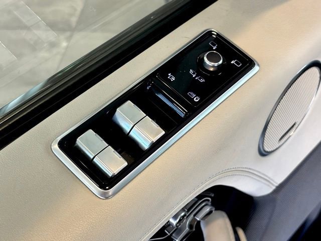 Used 2022 Land Rover Range Rover Westminster Edition image 16