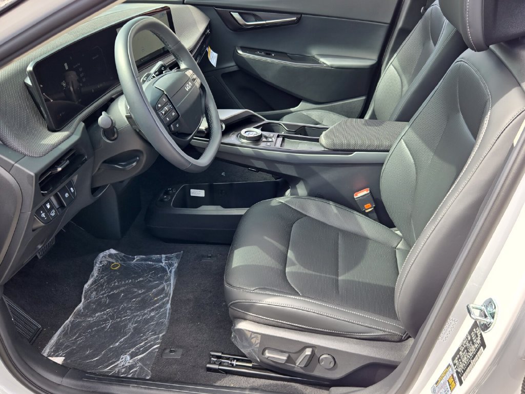 New 2026 Kia EV6 Wind RWD image 5