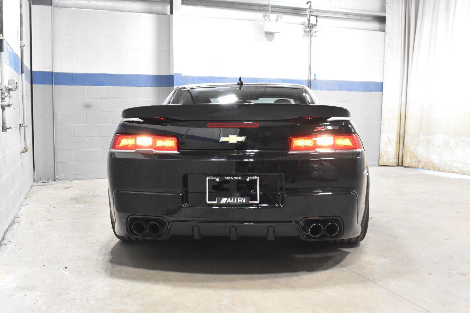 Used 2015 Chevrolet Camaro Z/28 RWD image 18