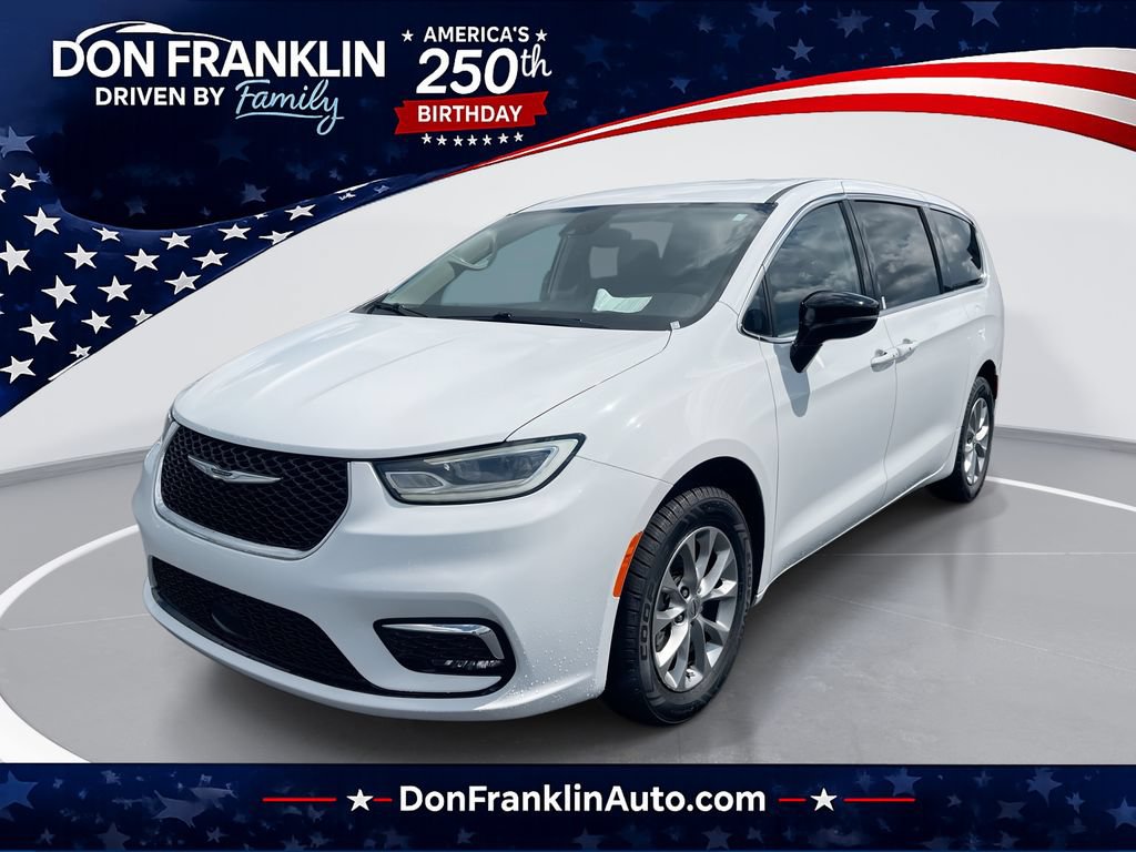 Used 2024 Chrysler Pacifica Touring-L AWD/4WD image 1