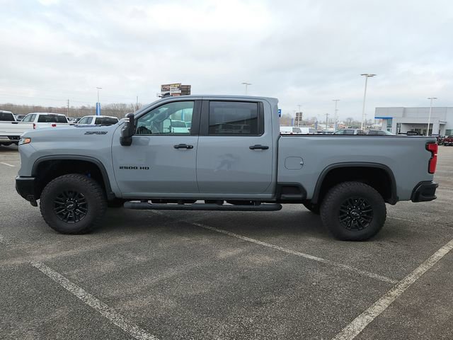 Used 2025 Chevrolet Silverado 2500 ZR2 w/ Technology Package image 4