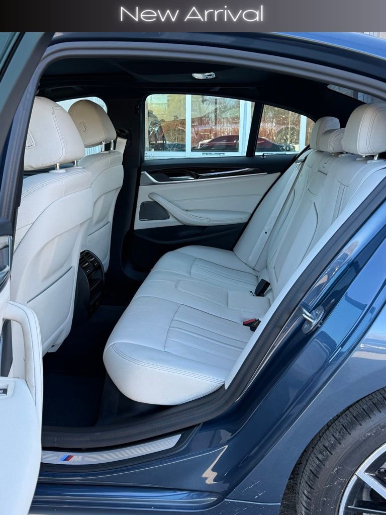 Used 2023 BMW 540i w/ M Sport Package image 9