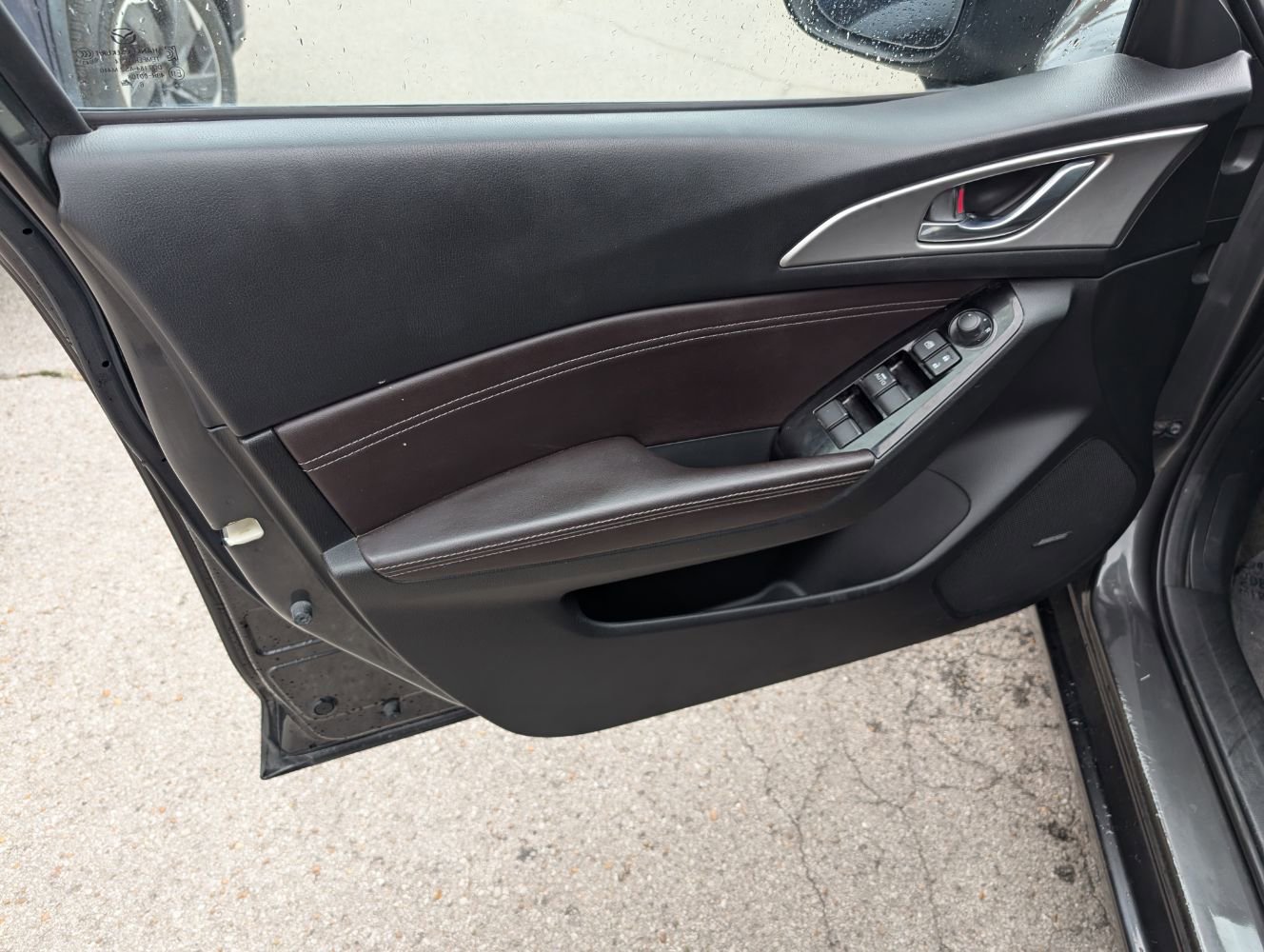 Used 2017 MAZDA MAZDA3 Touring w/ Popular Equipment Package FWD image 11