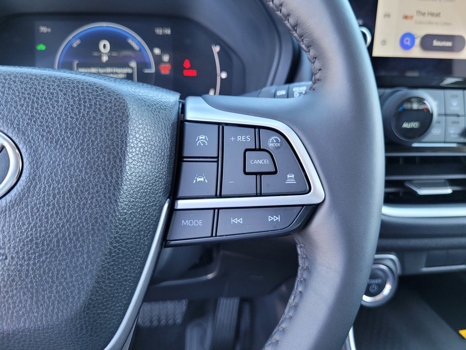 Used 2024 Toyota Grand Highlander XLE image 23