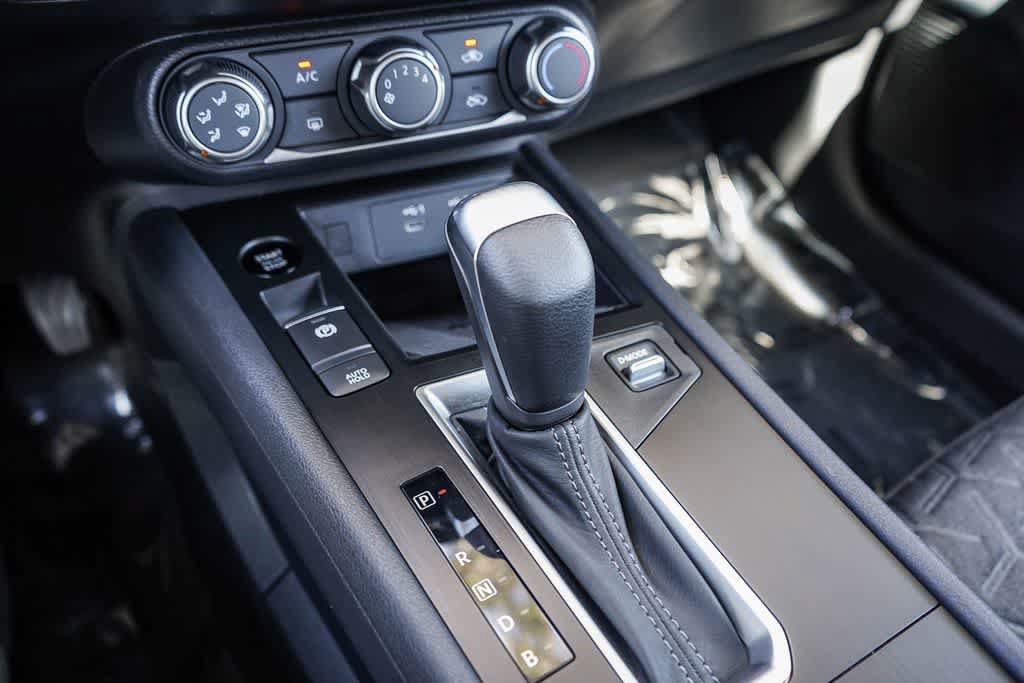 Used 2025 Nissan Kicks SV FWD image 23