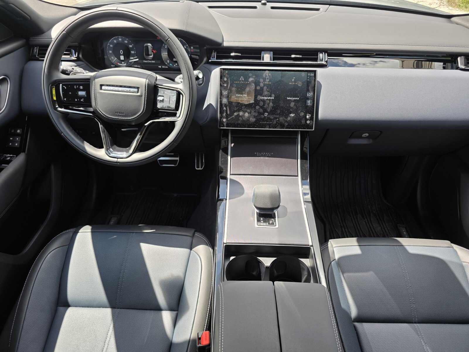 Used 2026 Land Rover Range Rover Velar Belgravia AWD/4WD image 4