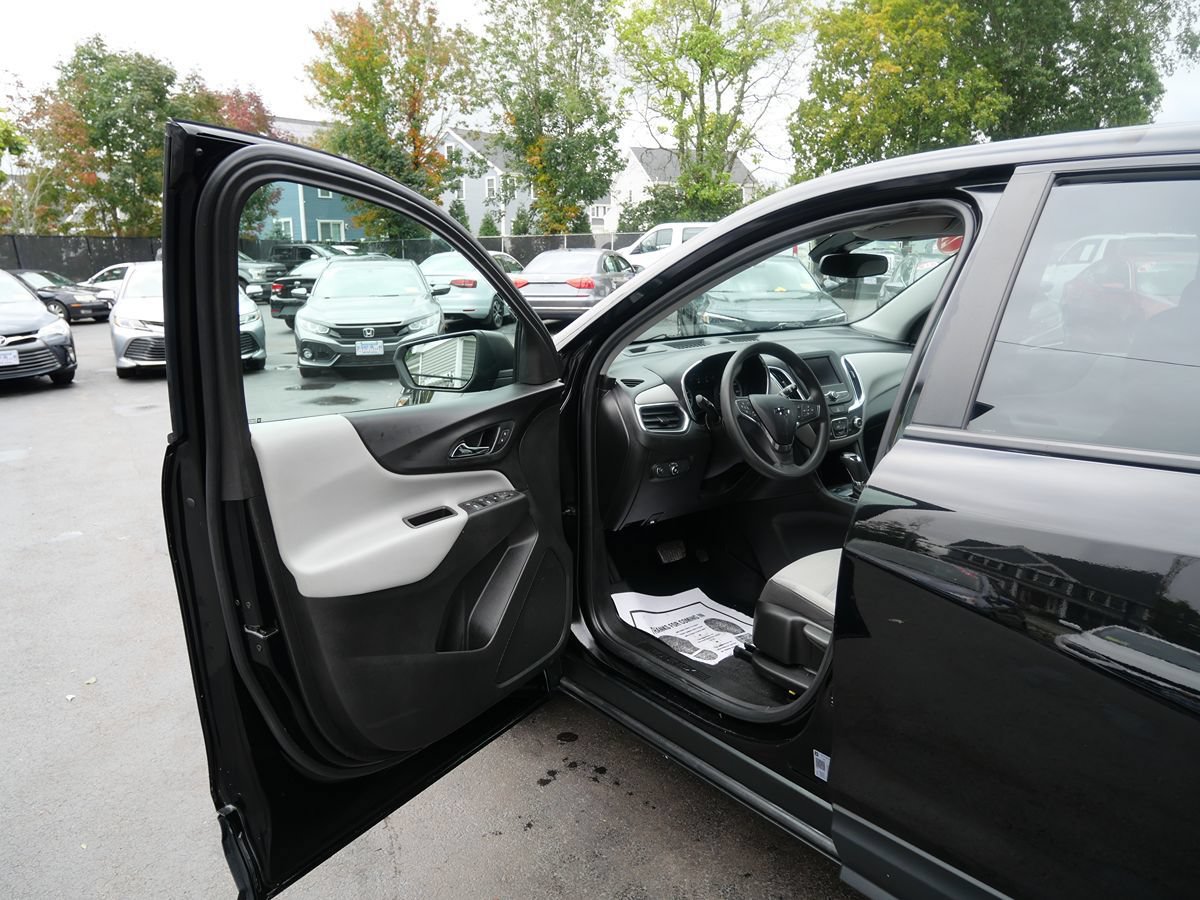 Used 2021 Chevrolet Equinox LS AWD/4WD image 15
