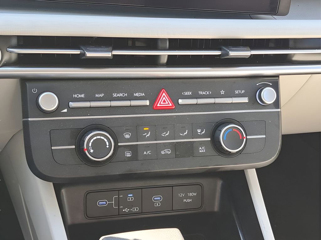 Used 2025 Hyundai Tucson SE image 20