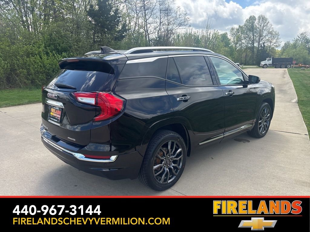 Used 2023 GMC Terrain Denali w/ Black Diamond Edition AWD/4WD image 9