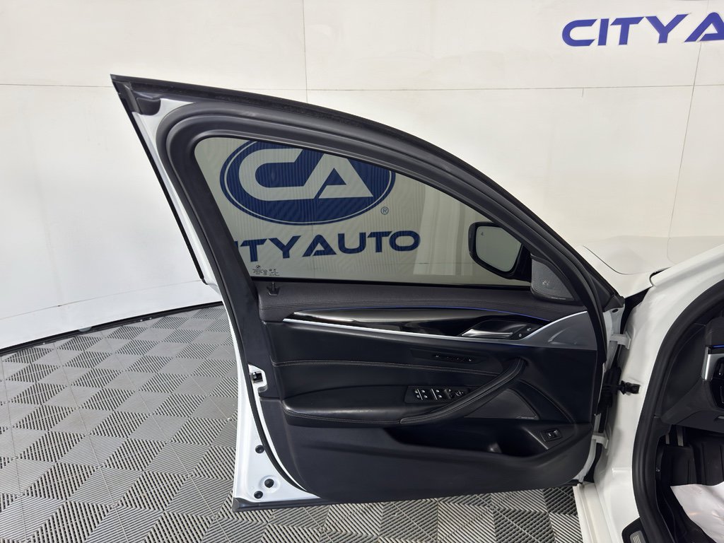 Used 2020 BMW M550i xDrive w/ Executive Package image 12