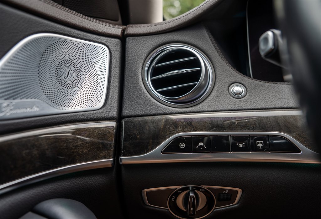 Used 2019 Mercedes-Benz S 560 Sedan w/ AMG Line Exterior image 18