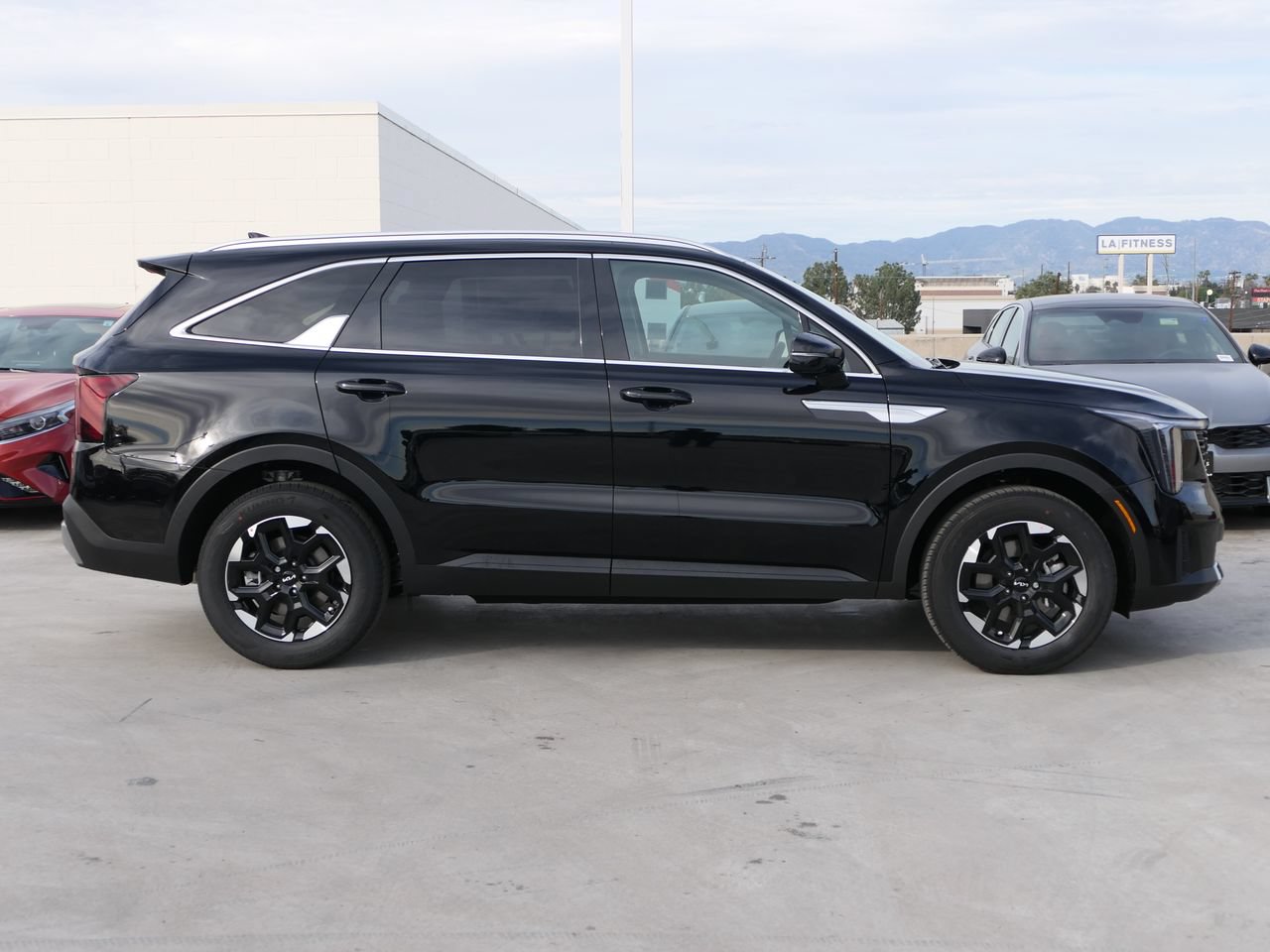 New 2026 Kia Sorento S FWD image 2