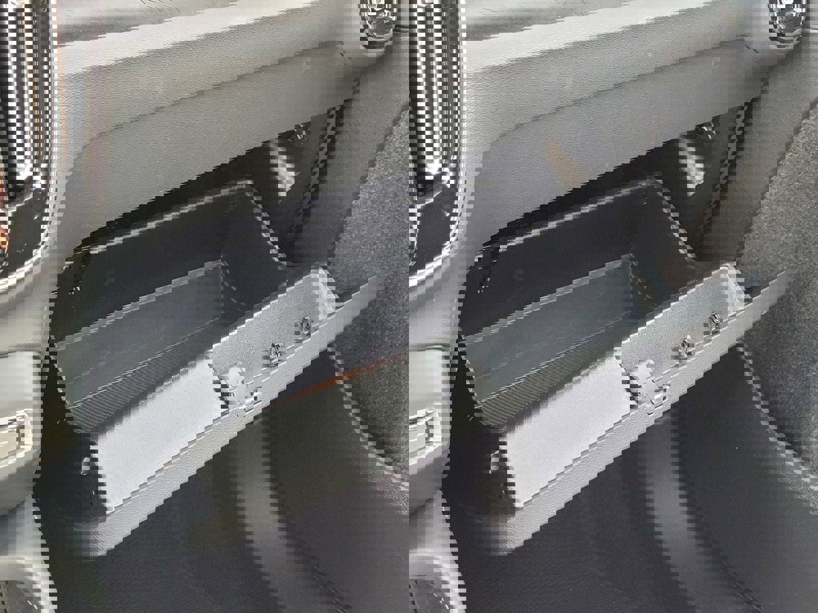 Certified 2023 Volvo XC40 Recharge Ultimate image 27