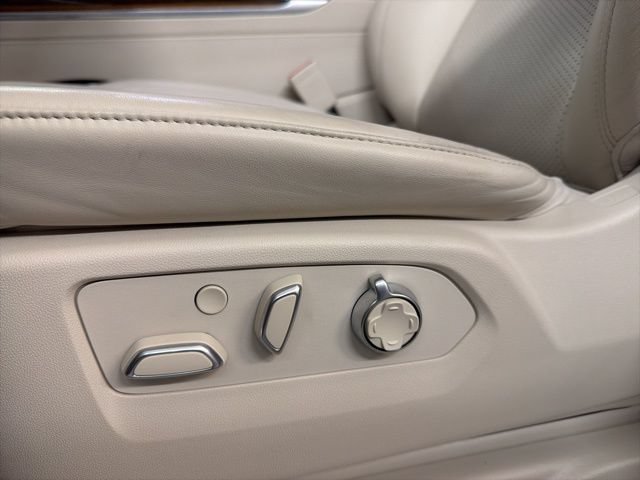 Certified 2025 Cadillac Escalade Premium Luxury Platinum w/ LPO, Radiant Package RWD image 13