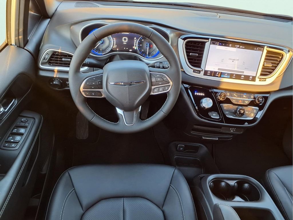 New 2026 Chrysler Voyager LX FWD image 11