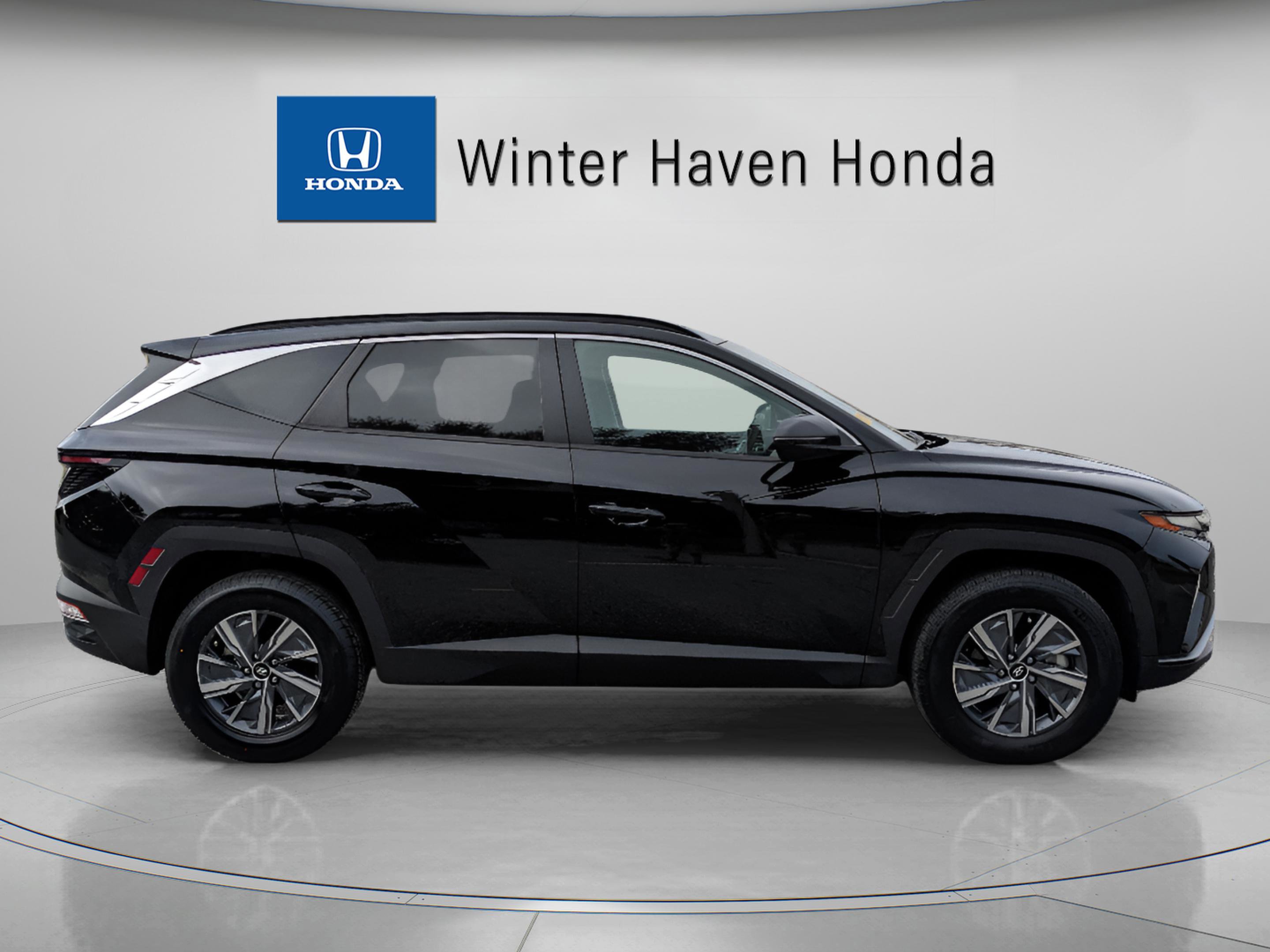 Used 2023 Hyundai Tucson Blue w/ Cargo Package image 9