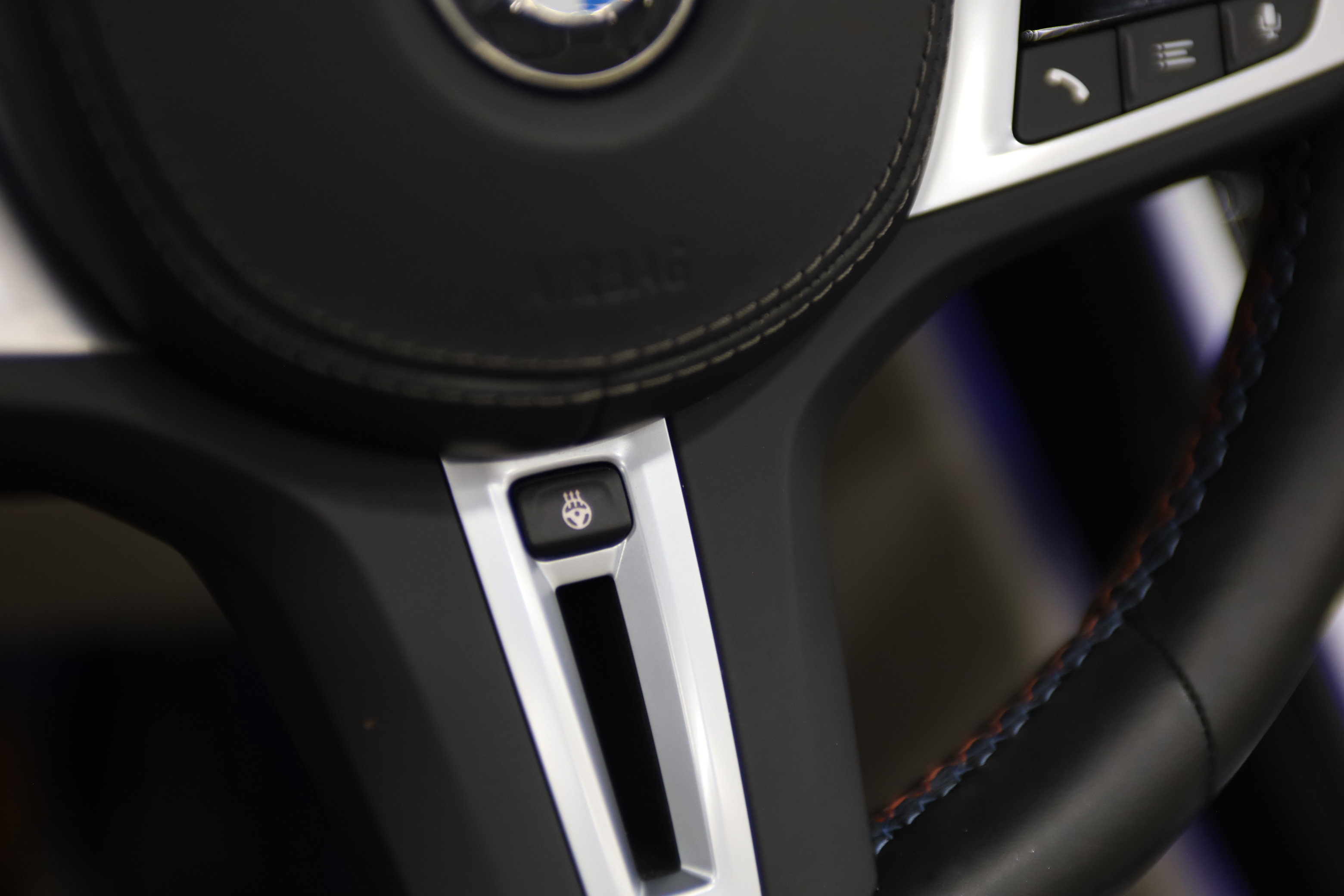 Used 2023 BMW M850i xDrive Convertible w/ M Carbon Exterior Package AWD/4WD image 29