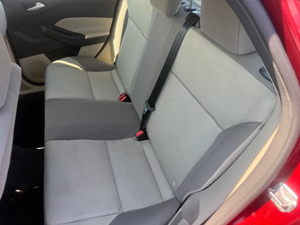 Used 2013 Ford Focus SE FWD image 29