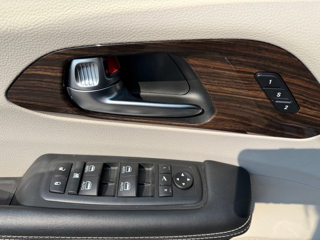 Used 2021 Chrysler Pacifica Limited w/ Premium & Safety Sphere Group FWD image 35