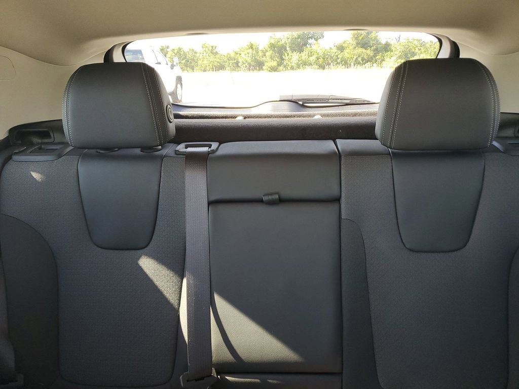 Used 2023 Buick Encore GX Select image 13