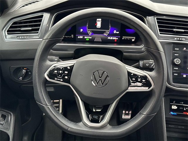 Used 2022 Volkswagen Tiguan SE R-Line image 4