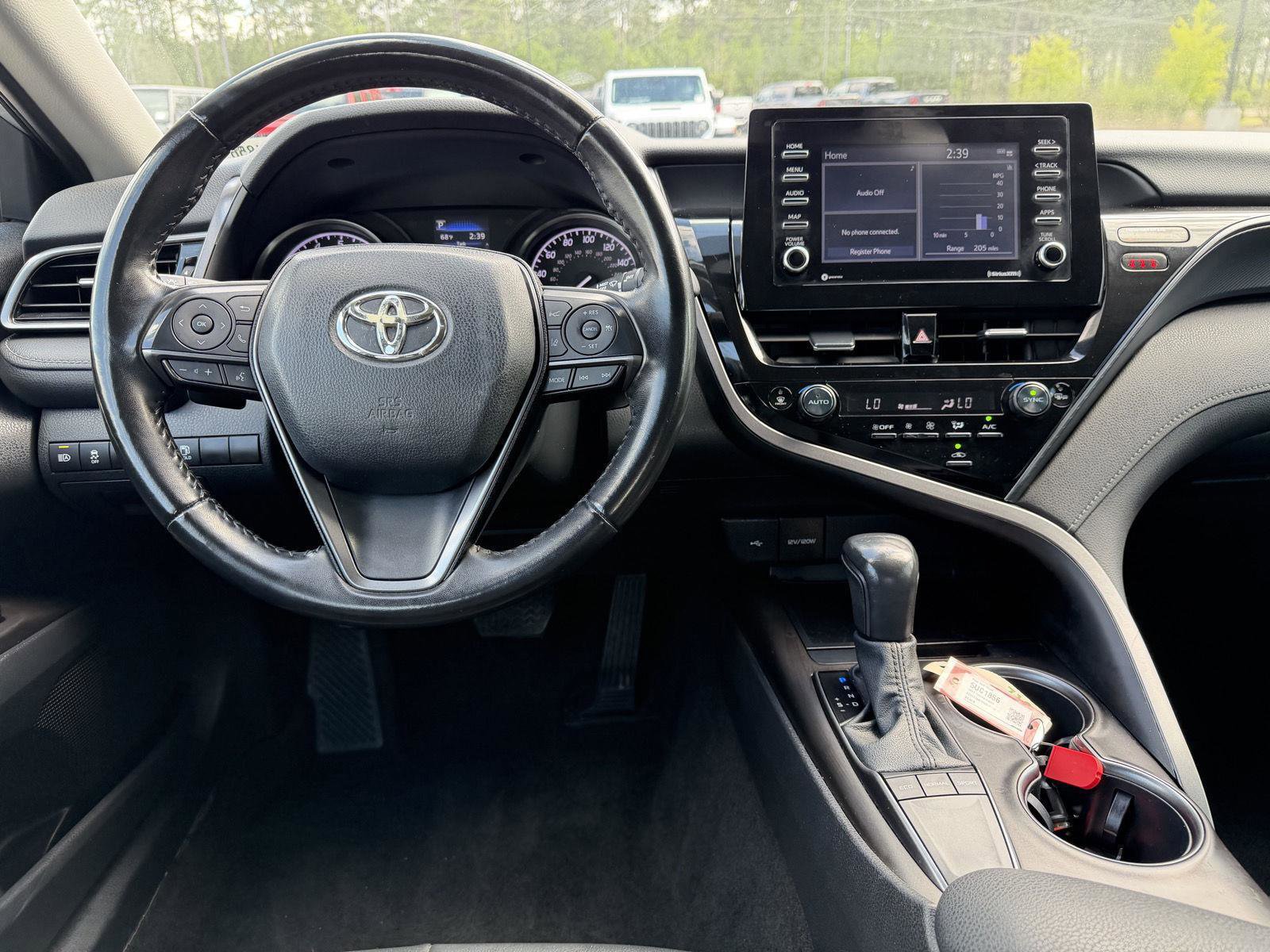 Used 2023 Toyota Camry SE w/ Convenience Package FWD image 8