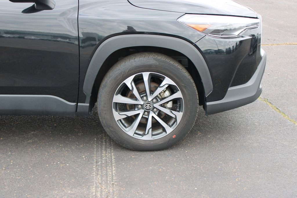 Used 2024 Toyota Corolla Cross XLE image 17