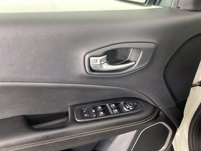 Used 2020 Jeep Compass Latitude AWD/4WD image 14