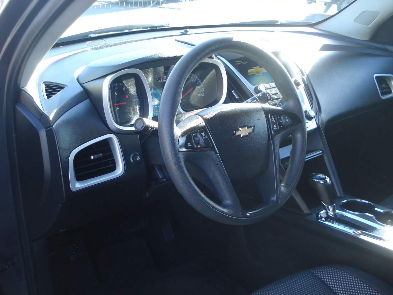 Used 2017 Chevrolet Equinox LS image 17