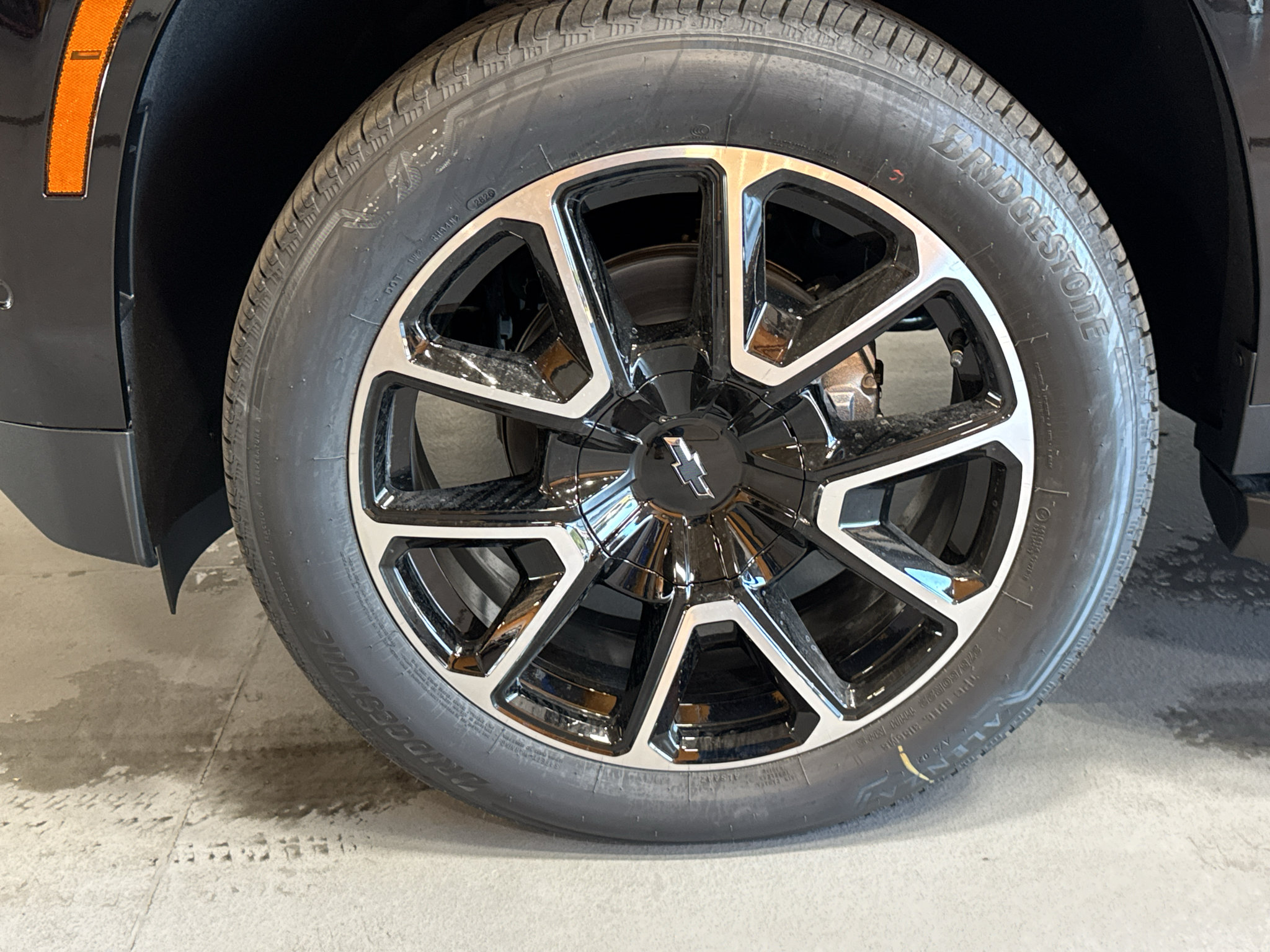 New 2026 Chevrolet Suburban RST w/ RST Capability Package AWD/4WD image 9