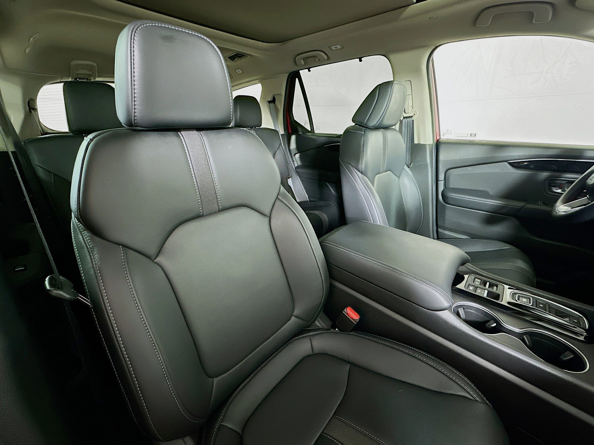 Used 2025 Honda Pilot Touring image 29
