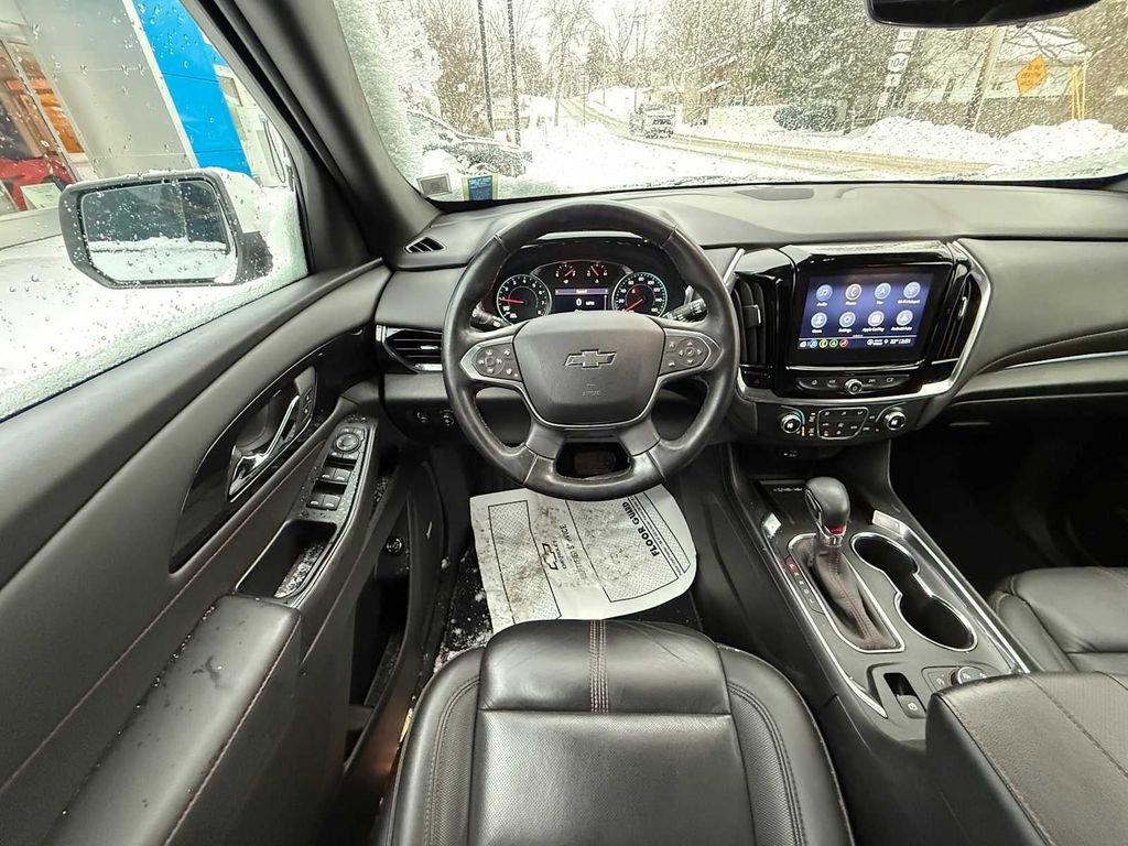 Used 2023 Chevrolet Traverse RS image 44