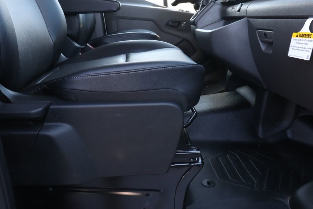 New 2025 Ford Transit 250 Low Roof RWD image 32